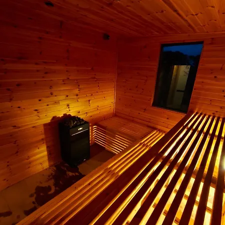 Canal View Lodge & Spa - Entire 3 Bed Lodge شقة *