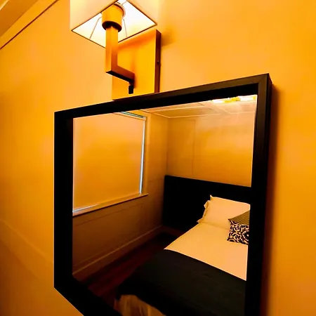 Canal View Lodge & Spa - Entire 3 Bed Lodge شقة لونغفورد