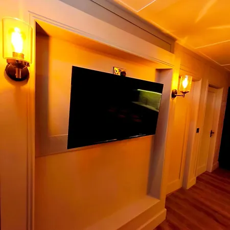 Canal View Lodge & Spa - Entire 3 Bed Lodge *