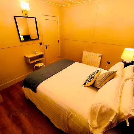 Canal View Lodge & Spa - Entire 3 Bed Lodge * لونغفورد