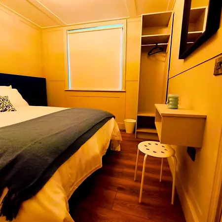 Canal View Lodge & Spa - Entire 3 Bed Lodge شقة *
