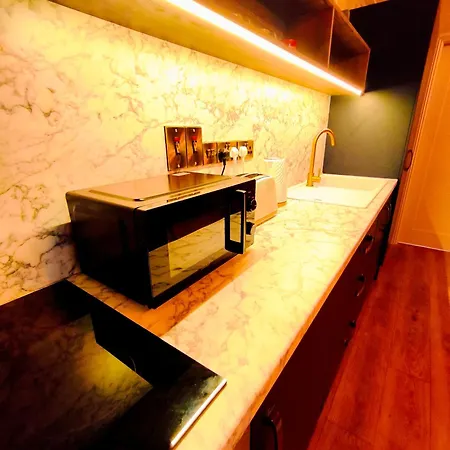Canal View Lodge & Spa - Entire 3 Bed Lodge *